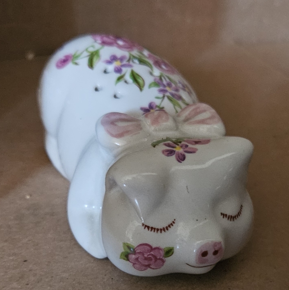 Floral Ceramic Pig Pomander